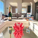 Serenity By The Ocean Penthouse By Becherish アパート アルブフェイラ