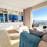 Apartmán Serenity By The Ocean Penthouse By Becherish *