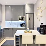 Serenity By The Ocean Penthouse By Becherish Apartmán