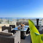 Daire Serenity By The Ocean Penthouse By Becherish